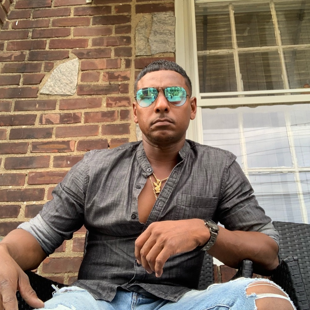 Meet your Posher, Dion